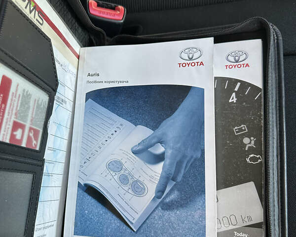 Тойота Аурис, объемом двигателя 1.6 л и пробегом 134 тыс. км за 11200 $, фото 9 на Automoto.ua