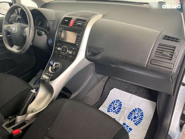 Тойота Аурис, объемом двигателя 0 л и пробегом 157 тыс. км за 11450 $, фото 6 на Automoto.ua
