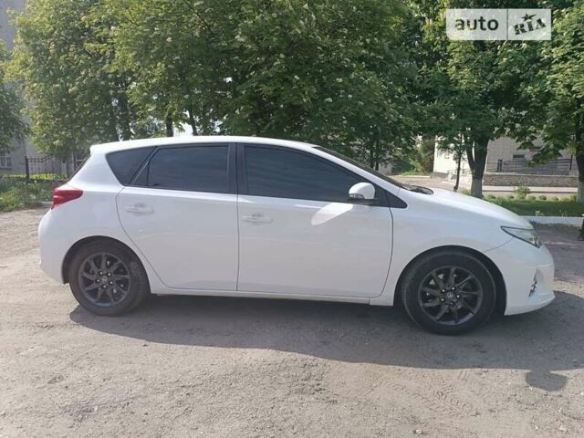 Тойота Ауріс, об'ємом двигуна 2 л та пробігом 117 тис. км за 10000 $, фото 14 на Automoto.ua