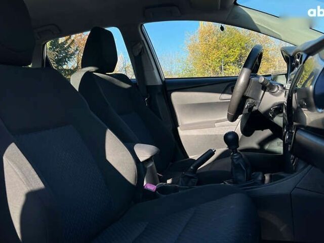Тойота Ауріс, об'ємом двигуна 1.4 л та пробігом 103 тис. км за 9200 $, фото 17 на Automoto.ua