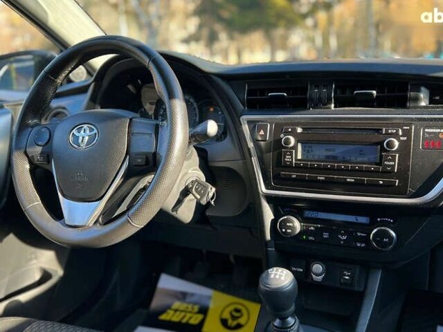 Тойота Ауріс, об'ємом двигуна 1.4 л та пробігом 103 тис. км за 9200 $, фото 18 на Automoto.ua