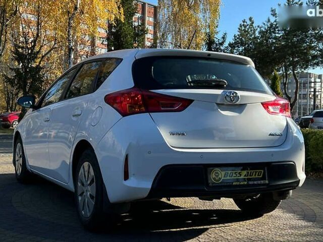 Тойота Ауріс, об'ємом двигуна 1.4 л та пробігом 103 тис. км за 9200 $, фото 4 на Automoto.ua