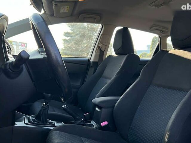 Тойота Ауріс, об'ємом двигуна 1.4 л та пробігом 103 тис. км за 9200 $, фото 8 на Automoto.ua