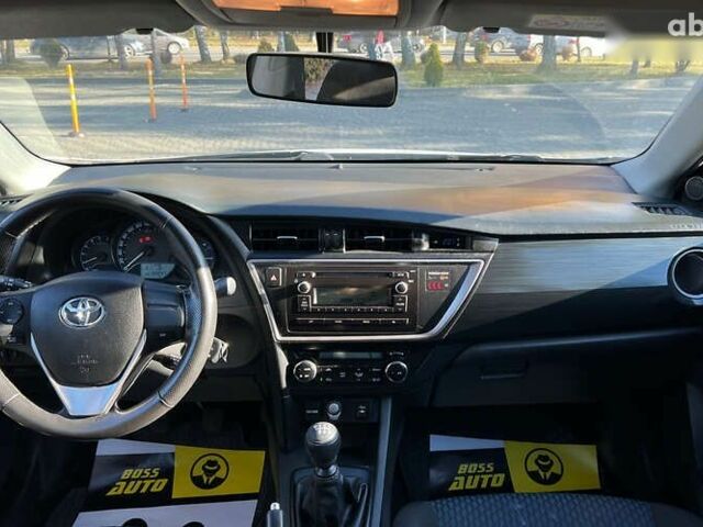 Тойота Ауріс, об'ємом двигуна 1.4 л та пробігом 103 тис. км за 9200 $, фото 12 на Automoto.ua