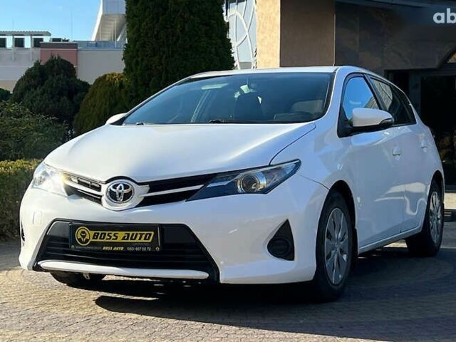 Тойота Ауріс, об'ємом двигуна 1.4 л та пробігом 103 тис. км за 9200 $, фото 2 на Automoto.ua