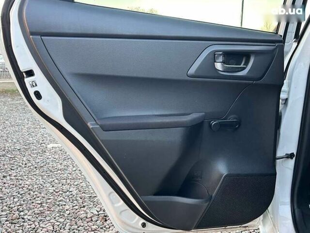 Тойота Аурис, объемом двигателя 1.4 л и пробегом 195 тыс. км за 8999 $, фото 22 на Automoto.ua