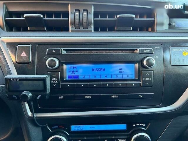 Тойота Аурис, объемом двигателя 1.4 л и пробегом 195 тыс. км за 8999 $, фото 16 на Automoto.ua