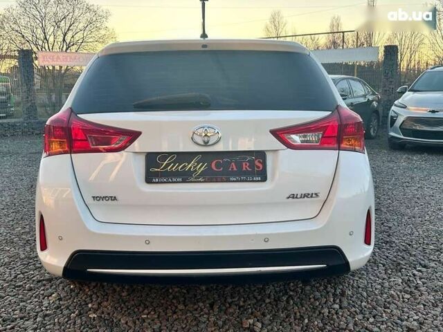Тойота Аурис, объемом двигателя 1.4 л и пробегом 195 тыс. км за 8999 $, фото 6 на Automoto.ua