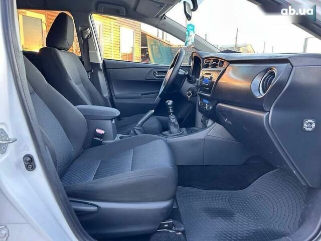 Тойота Аурис, объемом двигателя 1.4 л и пробегом 195 тыс. км за 8999 $, фото 25 на Automoto.ua