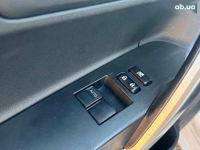 Тойота Аурис, объемом двигателя 1.4 л и пробегом 195 тыс. км за 8999 $, фото 14 на Automoto.ua