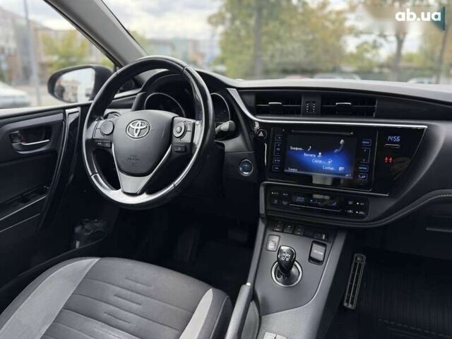 Тойота Аурис, объемом двигателя 0 л и пробегом 165 тыс. км за 15900 $, фото 10 на Automoto.ua