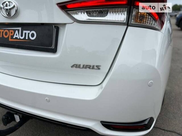 Тойота Аурис, объемом двигателя 1.6 л и пробегом 134 тыс. км за 12500 $, фото 13 на Automoto.ua