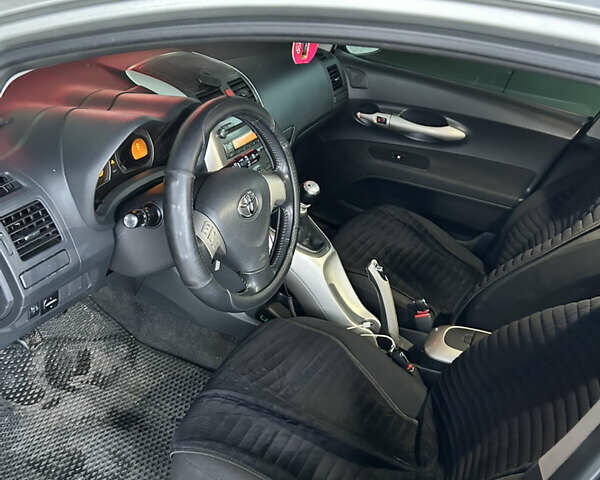Сірий Тойота Ауріс, об'ємом двигуна 2 л та пробігом 222 тис. км за 5300 $, фото 13 на Automoto.ua