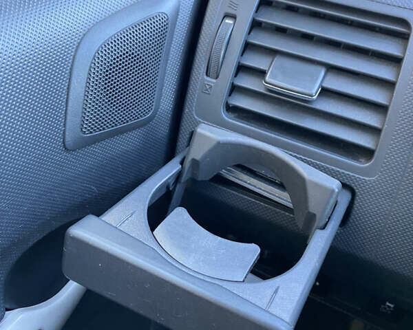 Серый Тойота Аурис, объемом двигателя 2 л и пробегом 233 тыс. км за 5800 $, фото 47 на Automoto.ua