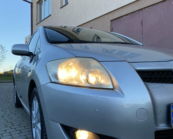 Серый Тойота Аурис, объемом двигателя 2 л и пробегом 233 тыс. км за 5800 $, фото 7 на Automoto.ua