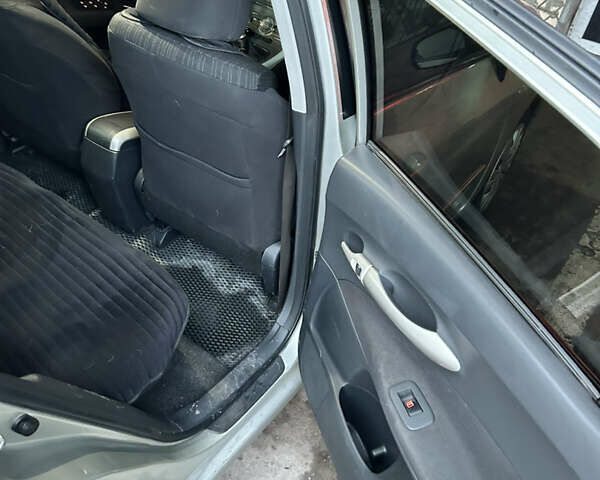 Сірий Тойота Ауріс, об'ємом двигуна 2 л та пробігом 222 тис. км за 5300 $, фото 8 на Automoto.ua