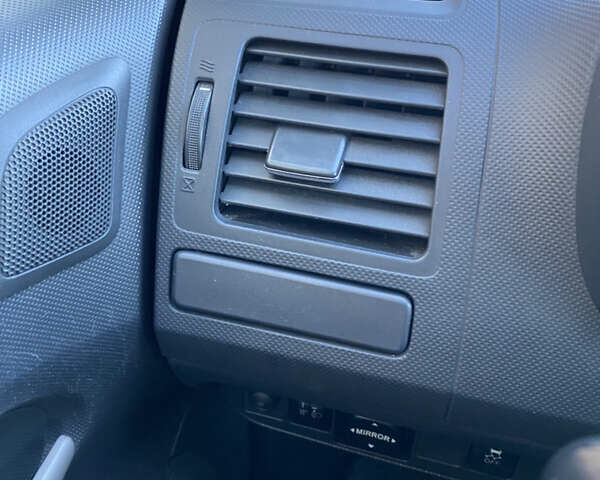 Серый Тойота Аурис, объемом двигателя 2 л и пробегом 233 тыс. км за 5800 $, фото 46 на Automoto.ua