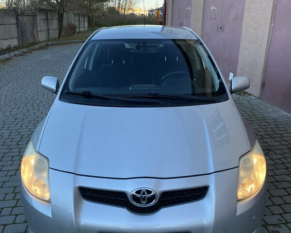 Серый Тойота Аурис, объемом двигателя 2 л и пробегом 233 тыс. км за 5800 $, фото 2 на Automoto.ua