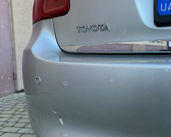 Серый Тойота Аурис, объемом двигателя 2 л и пробегом 233 тыс. км за 5800 $, фото 19 на Automoto.ua