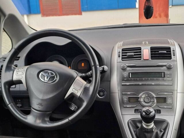 Сірий Тойота Ауріс, об'ємом двигуна 2.2 л та пробігом 216 тис. км за 6690 $, фото 6 на Automoto.ua