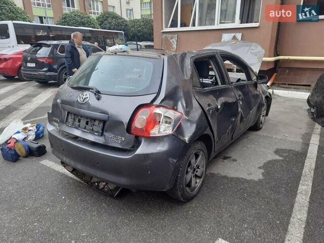 Сірий Тойота Ауріс, об'ємом двигуна 1.4 л та пробігом 295 тис. км за 1999 $, фото 6 на Automoto.ua