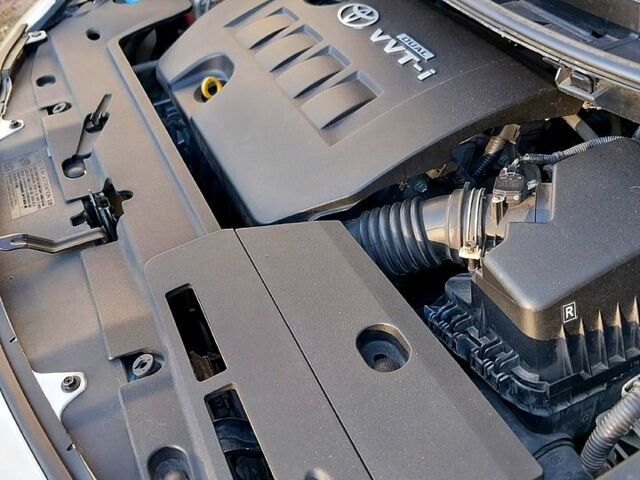 Серый Тойота Аурис, объемом двигателя 1.6 л и пробегом 156 тыс. км за 6800 $, фото 9 на Automoto.ua