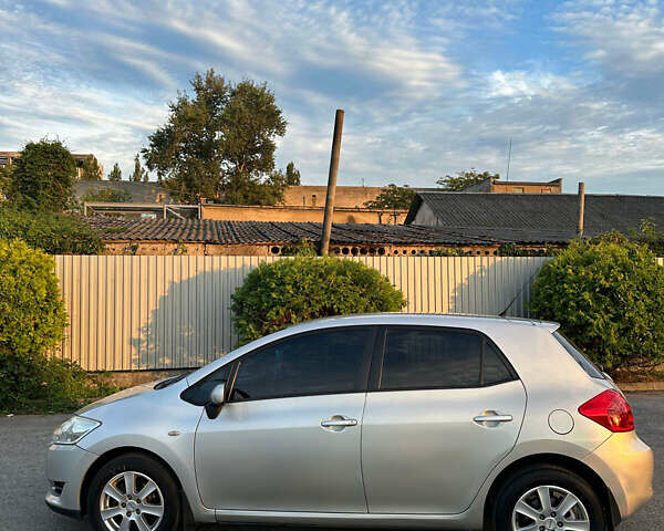 Сірий Тойота Ауріс, об'ємом двигуна 1.6 л та пробігом 244 тис. км за 6200 $, фото 5 на Automoto.ua