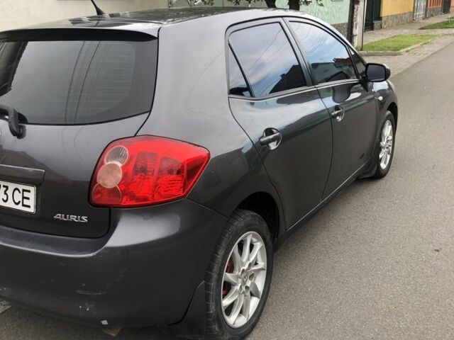 Серый Тойота Аурис, объемом двигателя 0 л и пробегом 267 тыс. км за 3000 $, фото 2 на Automoto.ua