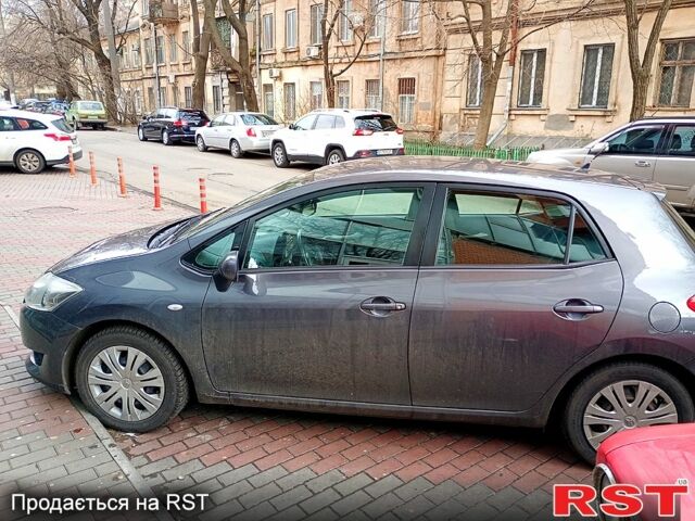 Серый Тойота Аурис, объемом двигателя 1.6 л и пробегом 202 тыс. км за 5500 $, фото 3 на Automoto.ua
