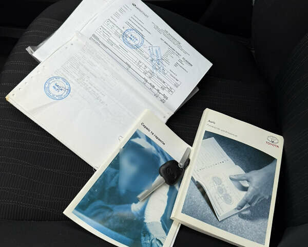 Серый Тойота Аурис, объемом двигателя 1.6 л и пробегом 184 тыс. км за 6500 $, фото 34 на Automoto.ua