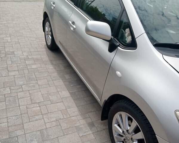 Сірий Тойота Ауріс, об'ємом двигуна 1.6 л та пробігом 181 тис. км за 7200 $, фото 2 на Automoto.ua