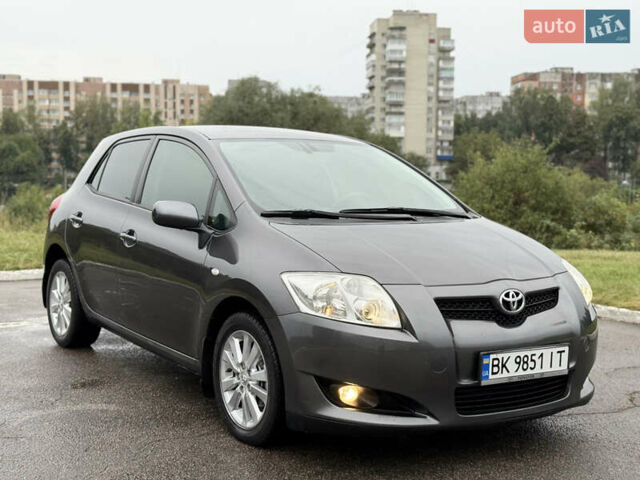 Серый Тойота Аурис, объемом двигателя 1.6 л и пробегом 177 тыс. км за 6600 $, фото 9 на Automoto.ua