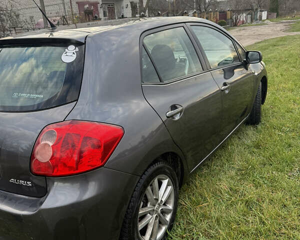 Серый Тойота Аурис, объемом двигателя 1.6 л и пробегом 250 тыс. км за 6200 $, фото 5 на Automoto.ua
