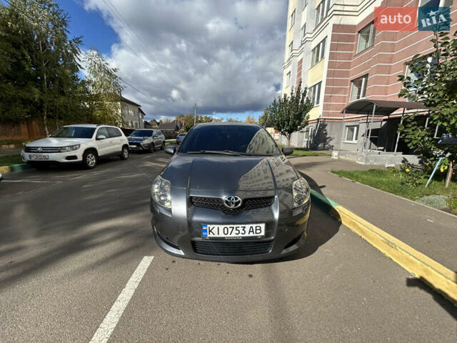 Тойота Аурис 2007 в Киеве на Automoto.ua Серый Тойота Аурис, объемом двигателя 2.2 л и пробегом 250 тыс. км за 7000 $, фото 1 на Automoto.ua