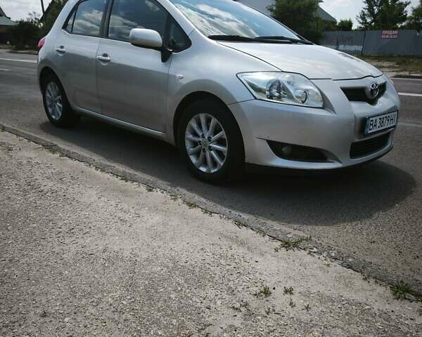 Тойота Аурис 2007 в Кропивницком (Кировограде) на Automoto.ua Серый Тойота Аурис, объемом двигателя 2 л и пробегом 300 тыс. км за 5800 $, фото 1 на Automoto.ua