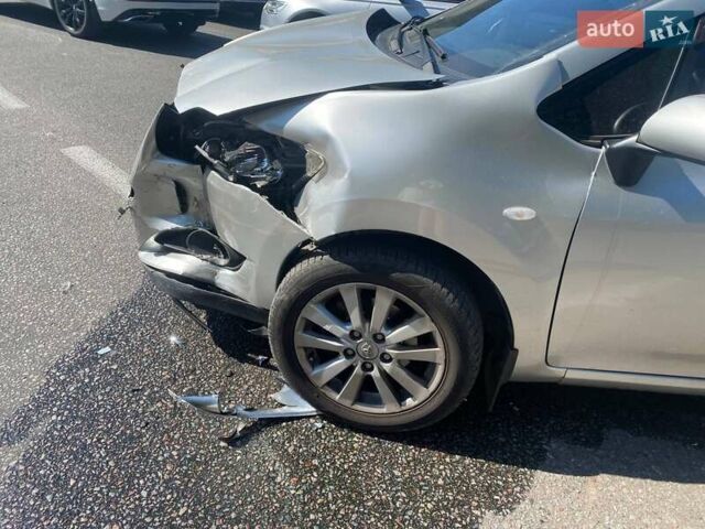 Серый Тойота Аурис, объемом двигателя 1.6 л и пробегом 205 тыс. км за 5000 $, фото 3 на Automoto.ua