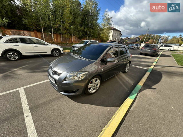 Тойота Аурис 2007 в Киеве на Automoto.ua Серый Тойота Аурис, объемом двигателя 2.2 л и пробегом 250 тыс. км за 7000 $, фото 5 на Automoto.ua