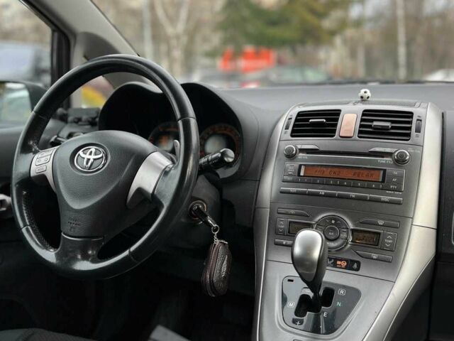 Сірий Тойота Ауріс, об'ємом двигуна 1.4 л та пробігом 264 тис. км за 6999 $, фото 16 на Automoto.ua