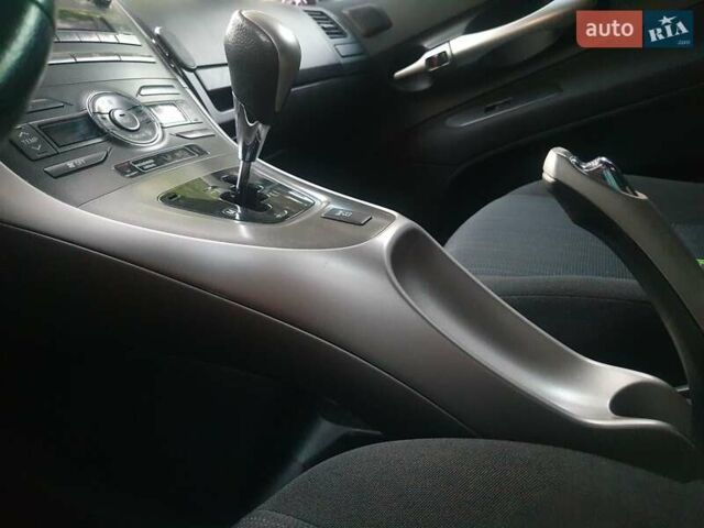 Серый Тойота Аурис, объемом двигателя 1.4 л и пробегом 223 тыс. км за 6700 $, фото 9 на Automoto.ua