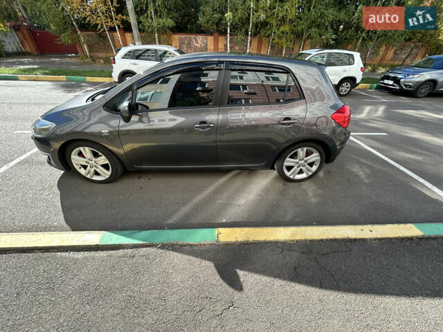 Тойота Аурис 2007 в Киеве на Automoto.ua Серый Тойота Аурис, объемом двигателя 2.2 л и пробегом 250 тыс. км за 7000 $, фото 8 на Automoto.ua