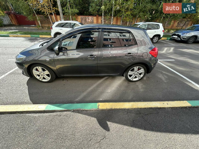 Тойота Аурис 2007 в Киеве на Automoto.ua Серый Тойота Аурис, объемом двигателя 2.2 л и пробегом 250 тыс. км за 7000 $, фото 9 на Automoto.ua