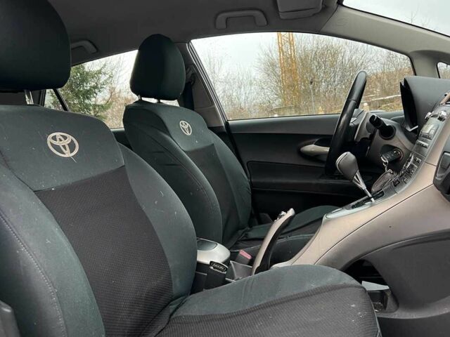 Сірий Тойота Ауріс, об'ємом двигуна 1.4 л та пробігом 264 тис. км за 6999 $, фото 15 на Automoto.ua