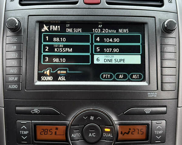 Серый Тойота Аурис, объемом двигателя 2 л и пробегом 219 тыс. км за 6650 $, фото 12 на Automoto.ua