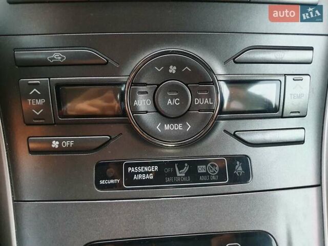 Серый Тойота Аурис, объемом двигателя 1.4 л и пробегом 223 тыс. км за 6700 $, фото 11 на Automoto.ua