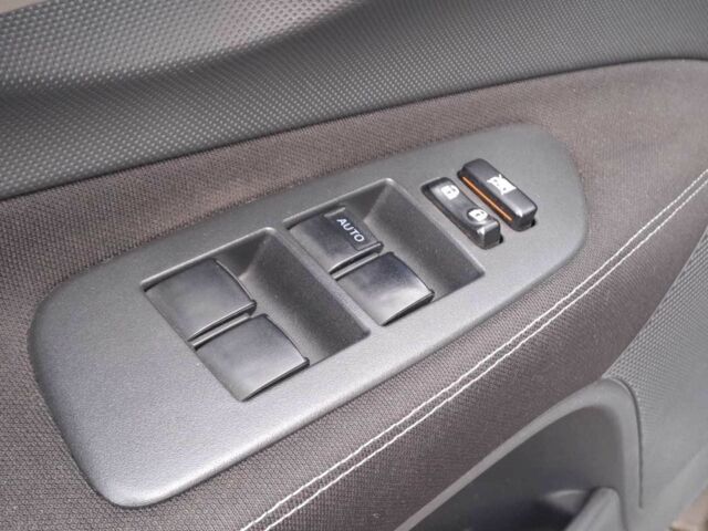 Сірий Тойота Ауріс, об'ємом двигуна 2.2 л та пробігом 216 тис. км за 6690 $, фото 15 на Automoto.ua