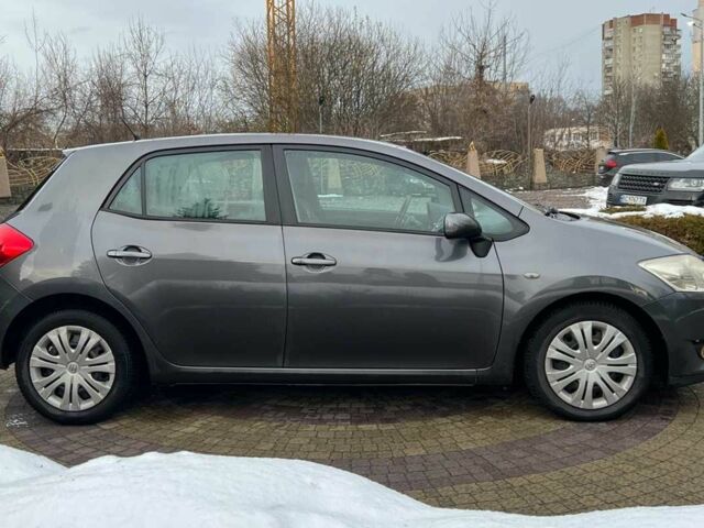 Сірий Тойота Ауріс, об'ємом двигуна 1.4 л та пробігом 264 тис. км за 6999 $, фото 7 на Automoto.ua