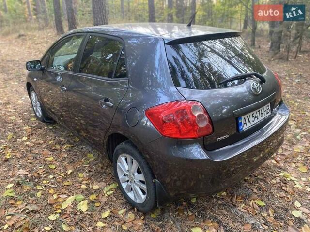 Серый Тойота Аурис, объемом двигателя 1.6 л и пробегом 226 тыс. км за 6500 $, фото 4 на Automoto.ua