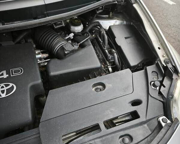 Тойота Аурис 2007 в Кропивницком (Кировограде) на Automoto.ua Серый Тойота Аурис, объемом двигателя 2 л и пробегом 300 тыс. км за 5800 $, фото 12 на Automoto.ua