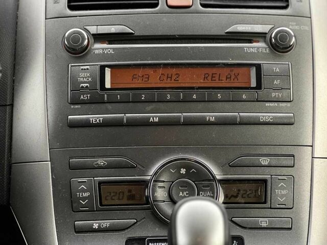 Сірий Тойота Ауріс, об'ємом двигуна 1.4 л та пробігом 264 тис. км за 6999 $, фото 11 на Automoto.ua