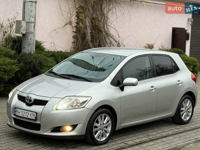 Сірий Тойота Ауріс, об'ємом двигуна 2 л та пробігом 219 тис. км за 6999 $, фото 2 на Automoto.ua